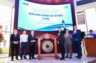 Cổ phiếu ACB kết phiên đầu chào sàn HOSE ở mức 28.550 đồng