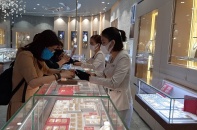Vàng giảm sâu phiên cuối tuần, USD hồi phục 