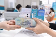 Lãi suất tiết kiệm ở một số ngân hàng vẫn cao hơn cam kết tối đa 9,5%