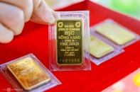 Giảm tiếp giá vàng SJC xuống 75,98 triệu đồng/lượng, chênh lệch còn 6 triệu đồng/lượng