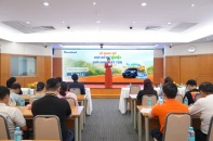 Sacombank quay số tìm ra khách hàng trúng 6 ô tô điện và hàng trăm giải thưởng giá trị