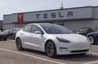 Tesla giữ ngôi vương xe điện, BYD tăng tốc bám sát