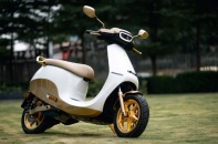 Chiếc xe tay ga dát vàng 24K độc nhất, có tiền cũng không mua được