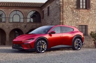 Ferrari công bố tên mẫu xe điện đầu tiên