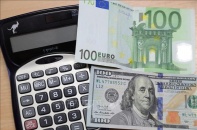 Euro sẽ còn giảm mạnh so với USD?