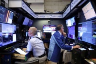 Goldman Sachs và BlackRock bi quan hơn với chứng khoán