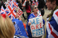 Người dân Anh "quay xe" với Brexit