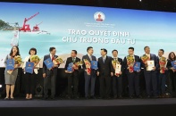 Chủ tịch UBND tỉnh Bình Thuận trao quyết định chủ trương đầu tư cho dự án Thanh Long Bay