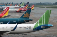 Hàng không dồn dập tăng chuyến; doanh nghiệp du lịch vẫn e dè on/off