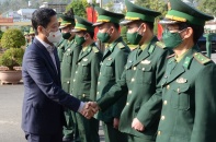 Trưởng Ban Kinh tế Trung ương chúc Tết chiến sỹ biên phòng và người lao động Lai Châu