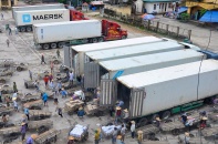 Thời hạn nộp thuế kéo hết năm; Đường bay tới Nga vẫn khó; Hoàng Quân lo phòng họp chật 