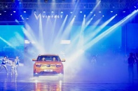 VinFast ra mốc mới; Vietjet phát hành cho nhà đầu tư chiến lược, tăng vốn chủ sở hữu; Vietnam Airlines lý giải vì sao lỗ