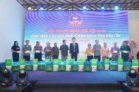 Hội Doanh nhân trẻ Việt Nam huy động gần 700 triệu đồng chăm lo gia đình chính sách