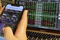 Vi phạm về chứng khoán, VKC Holdings và Khoáng sản Hoàng Phúc bị phạt hơn 300 triệu