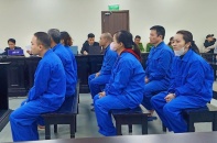 Mua nhiều xe ô tô "lậu", làm giả giấy tờ để chiếm đoạt tiền của ngân hàng