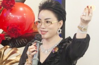 Nữ Chủ tịch Coco Lee Diamond dùng vàng giả để bán, huy động vốn