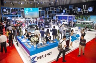 Vietnam Motor Show 2019: Kín khách ngày cuối tuần