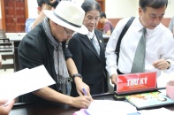 Phiên xử phúc thẩm vụ ly hôn vợ chồng “vua cà phê” Trung Nguyên tiếp tục bị hoãn