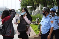 TP.HCM: Xử phạt hơn 800 trường hợp không đeo khẩu trang nơi công cộng