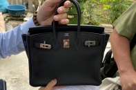 Triệt phá kho hàng giả nhãn Hermès lớn nhất miền Bắc