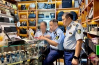 TP.HCM: Tiếp tục phát hiện nhiều sản phẩm nghi hàng giả tại Trung tâm thương mại Saigon Square