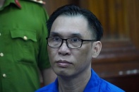 Vụ “đất vàng” TP.HCM: Bị cáo Đinh Trường Chinh bị tuyên án 13 năm tù Vụ “đất vàng” TP.HCM: Bị cáo Đinh Trường Chinh bị tuyên án 13 năm tù