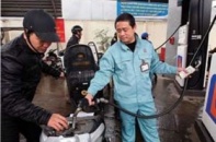 Lo ngại “té nước” theo giá xăng dầu