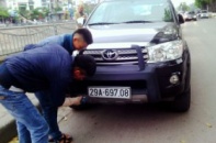 Đổ xô đi sang tên đổi chủ xe trước ngày áp phạt