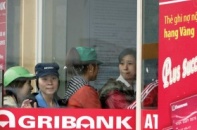 Nhọc nhằn nhận lương tại cây ATM