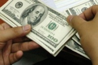 Nên giảm lãi suất USD