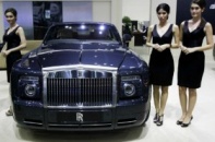 Đại gia lách thuế siêu xe