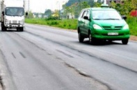 Nghi án nhựa đường nhập khẩu phá đường giao thông