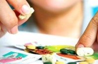 Soi kỹ mỹ phẩm và thực phẩm chức năng