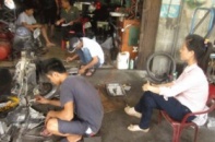 Bồi thường 100 triệu đồng cho khách dính xăng bẩn