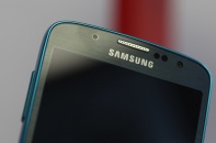 "Đập hộp" Galaxy S4 Active - Smartphone chống nước