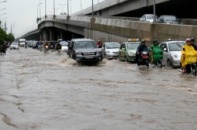 Hà Nội mưa trên 80 mm, nhiều tuyến phố bị ngập