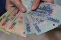 Nhân lực ngân hàng "chân trong chân ngoài" vượt khó