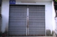 Giám đốc nhốt vợ con công nhân đến đòi nợ lương