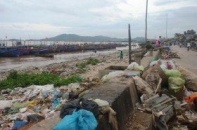Thanh Hóa: núi rác vây vùng ven biển