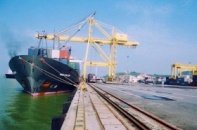 Cảng biển - điểm tựa kinh tế miền Trung