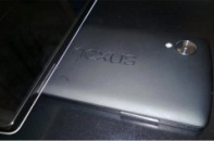 Giá Nexus 5 sẽ chỉ bằng nửa iPhone 5S