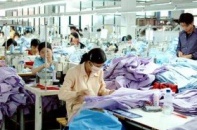 Tăng lương tối thiểu, doanh nghiệp lo vỡ nồi cơm