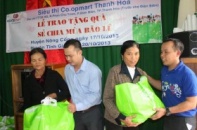 Co.opmart Thanh Hóa trao quà cho người dân vùng lũ