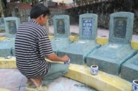 Nhiều mộ liệt sĩ vô danh bị gắn trộm bia vì sao?