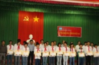 Báo Đầu tư trao 120 suất học tại Thái Bình