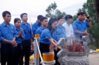 Bất chấp bão Haiyan, gần 5.000 người vẫn viếng mộ Đại tướng