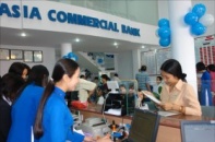 Hơn 700 nhân viên ngân hàng ACB mất việc