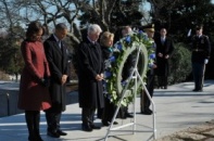 Obama ra sắc lệnh treo cờ rủ tưởng niệm Kennedy