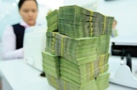 Tín dụng nhắm vào bán nợ và đại dự án