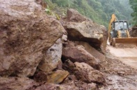 Sạt lở núi liên tiếp tại miền Trung
